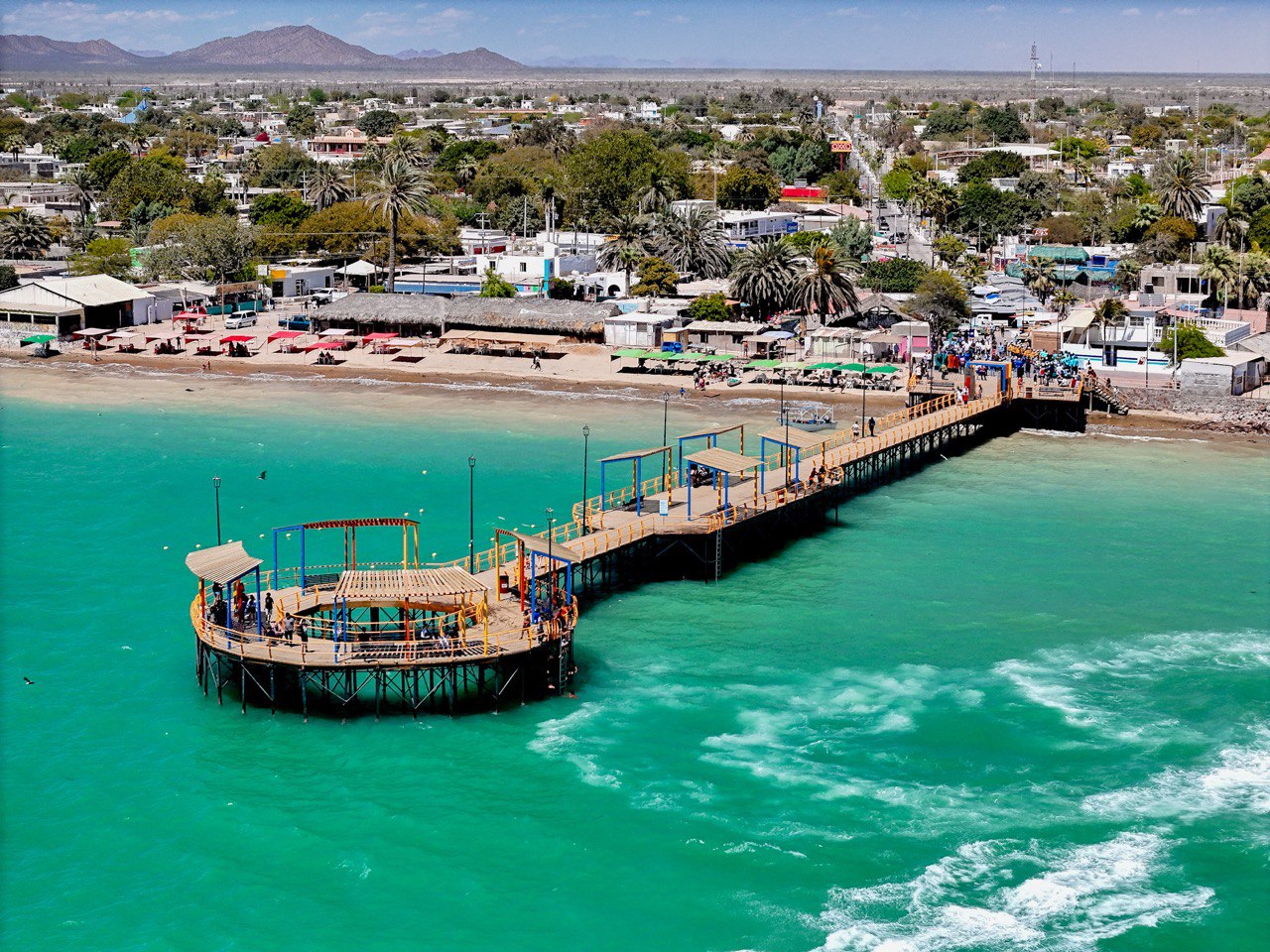 Las Noticias al Momento - Impulsa Toño Astiazarán el turismo con puerta en muelle de Bahía de Kino y anuncia nuevo andador peatonal