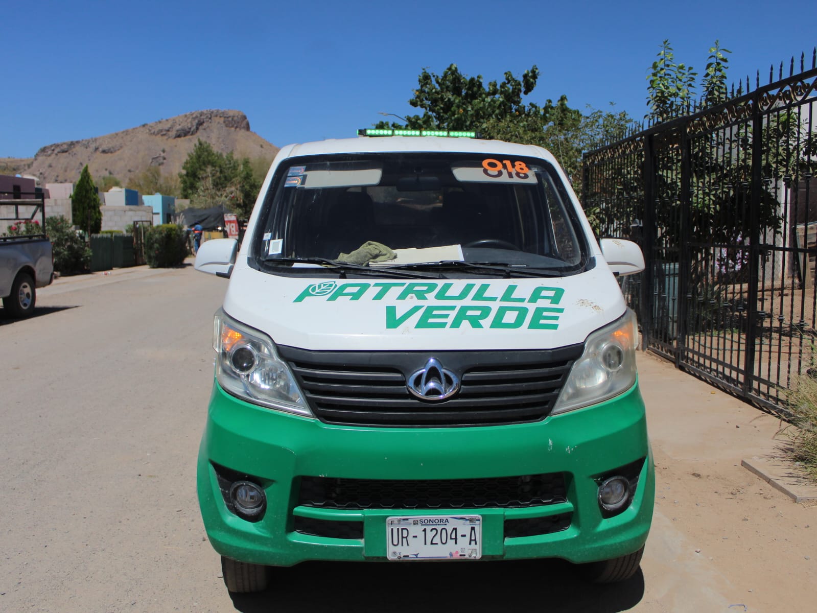 Llama Patrulla Verde a retirar vehículos abandonados de la calle