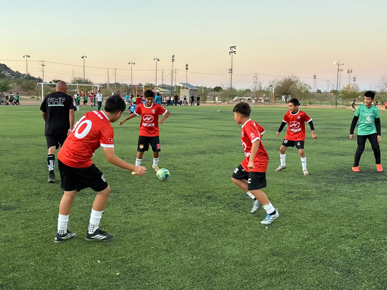 Continúan los goles y emoción en canchas de Hermosillo con el Mundialito H