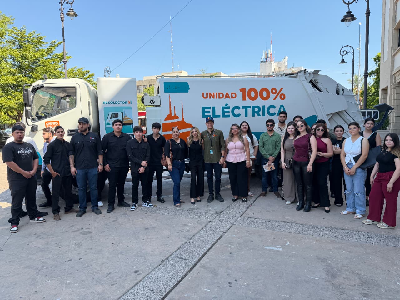 Destacan innovación sustentable con unidades eléctricas de recolección