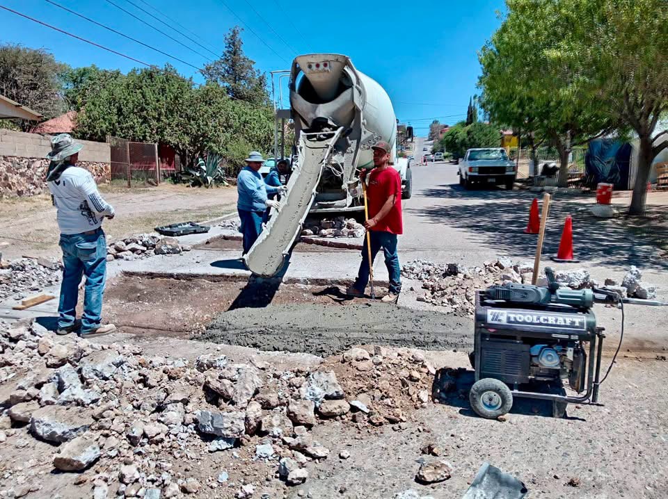 Mejoran vialidades con concreto hidráulico en Cananea