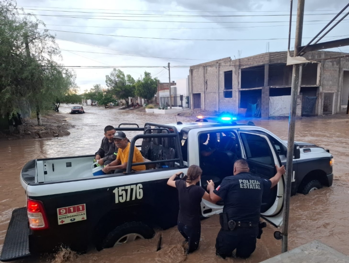 Brinda Policía Estatal apoyo a ciudadanos durante lluvias en municipios de Sonora