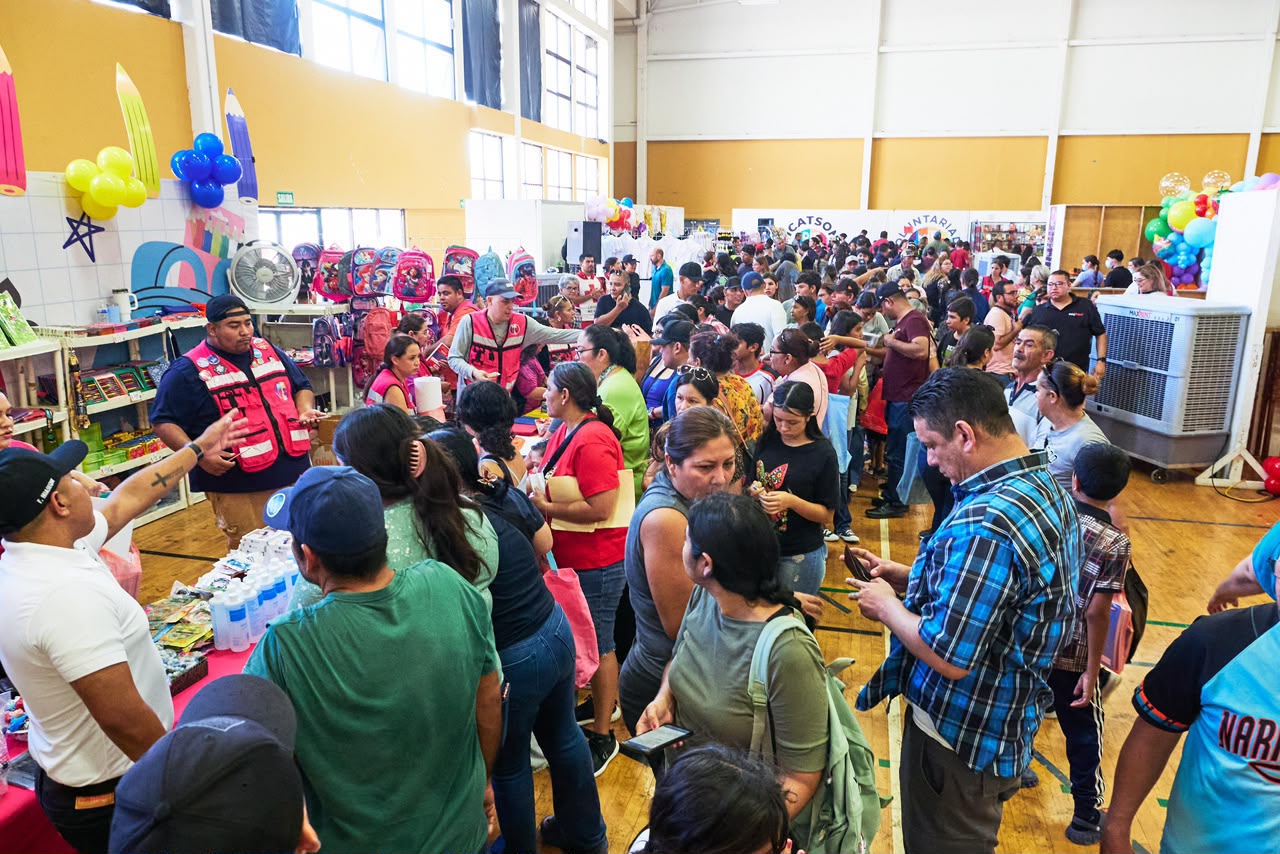 Beneficia Bazar Escolar de DIF economía de familias para regreso a clases