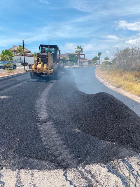 Lleva avance del 45% pavimentación en avenida Los Yaquis de San Carlos