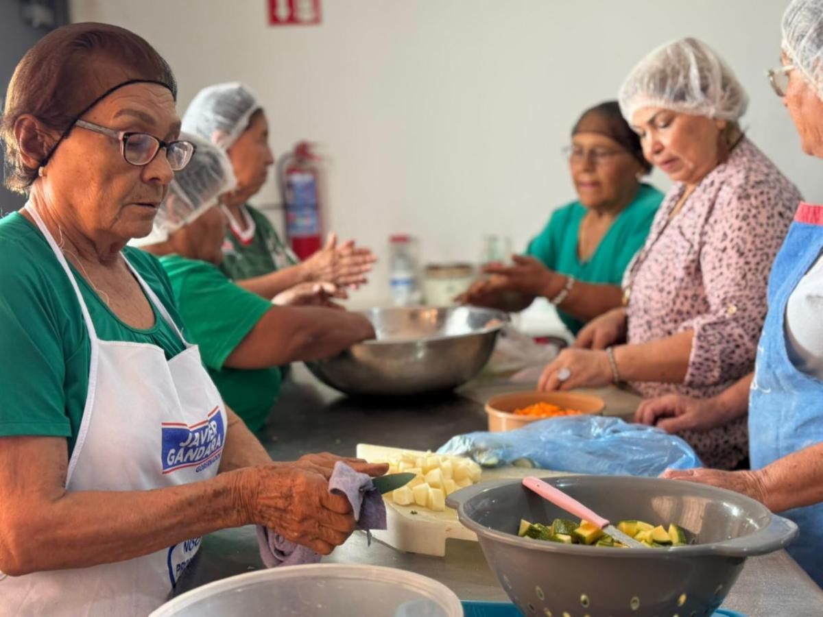 Motiva Gobierno de Sonora a adultas mayores a compartir recetas tradicionales