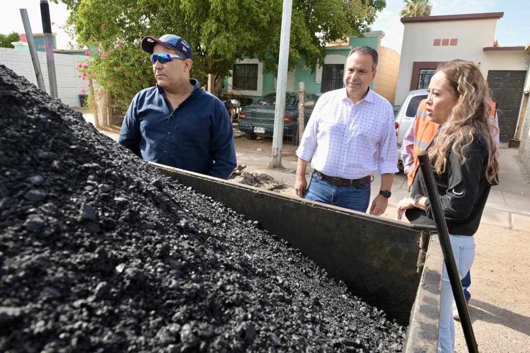 Lleva Toño Astiazarán operativo de bacheo “Un Día en tu Colonia” a Puerta Real Etapa VIII