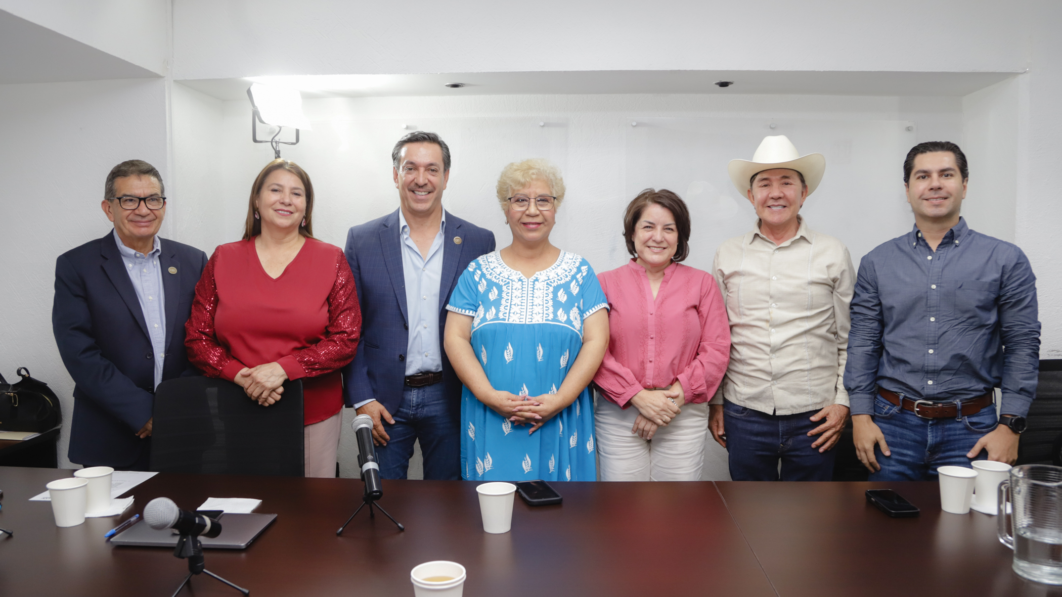 Aprueban Comisiones del Congreso dictámenes en materia de integración de ayuntamientos