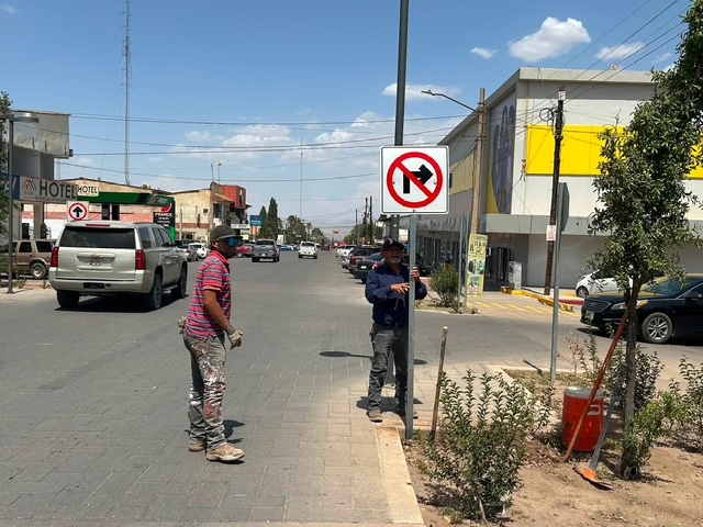Avisan de cambio de vialidad en calle 5ta Este en Cananea