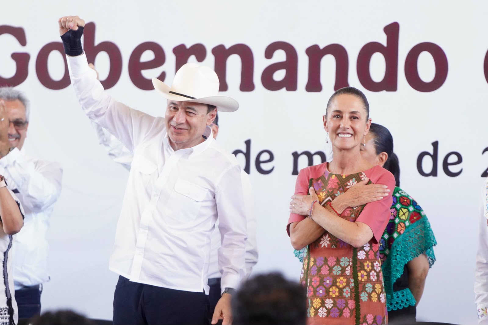 Bajará hasta 89% recibo de luz con apoyo de Sheinbaum y Durazo para techos solares