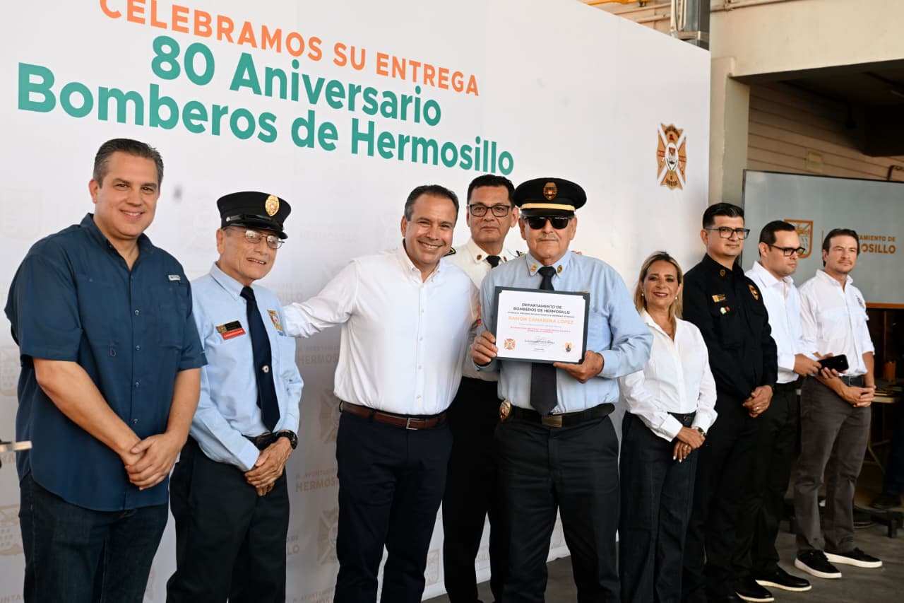 Reconoce Alcalde a fundadores del Departamento de Bomberos