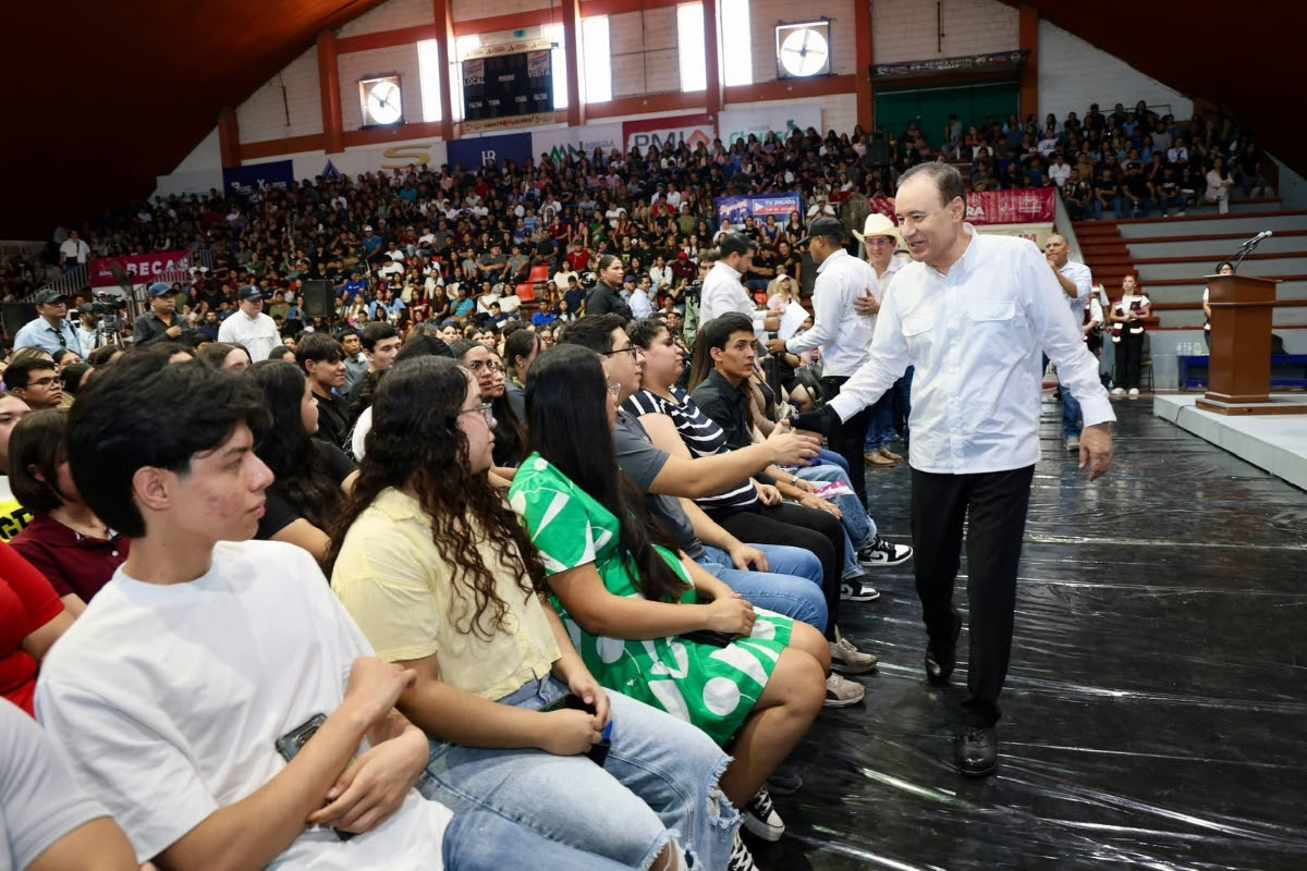 Garantiza Durazo con becas permanencia de 14 mil universitarios de Cajeme y Navojoa