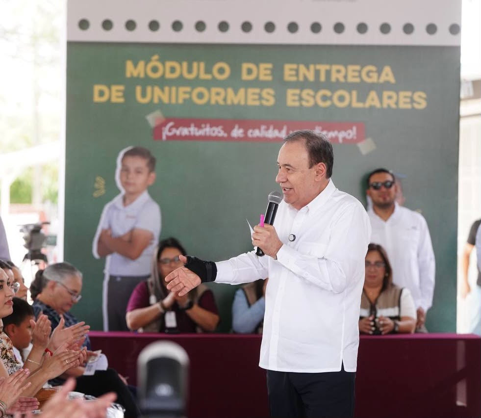 Entrega Gobernador más de 35 mil uniformes gratuitos en Cajeme