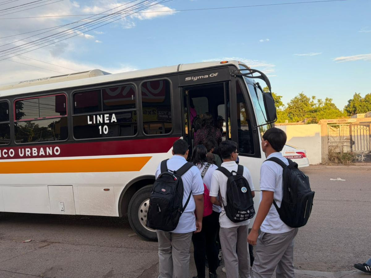 Cumple transporte urbano con servicio por regreso a clases: Sosa Castañeda