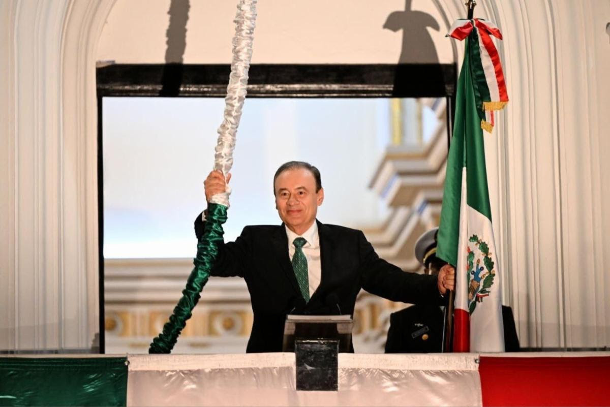 Conmemora Gobernador Durazo junto a miles de sonorenses el 216 aniversario de la Independencia