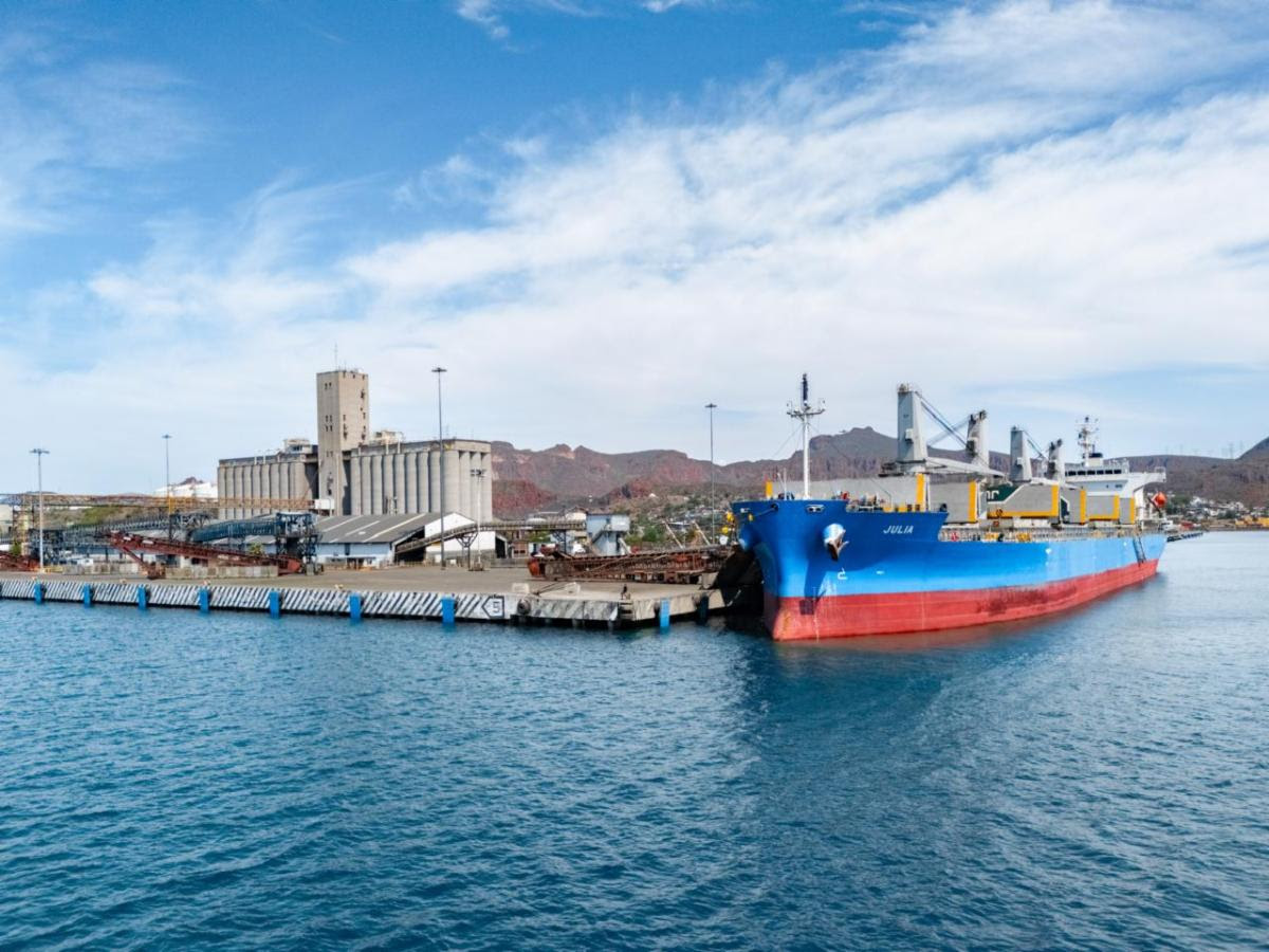 Transforma Durazo al Puerto de Guaymas en la plataforma logística y comercial del noroeste del país