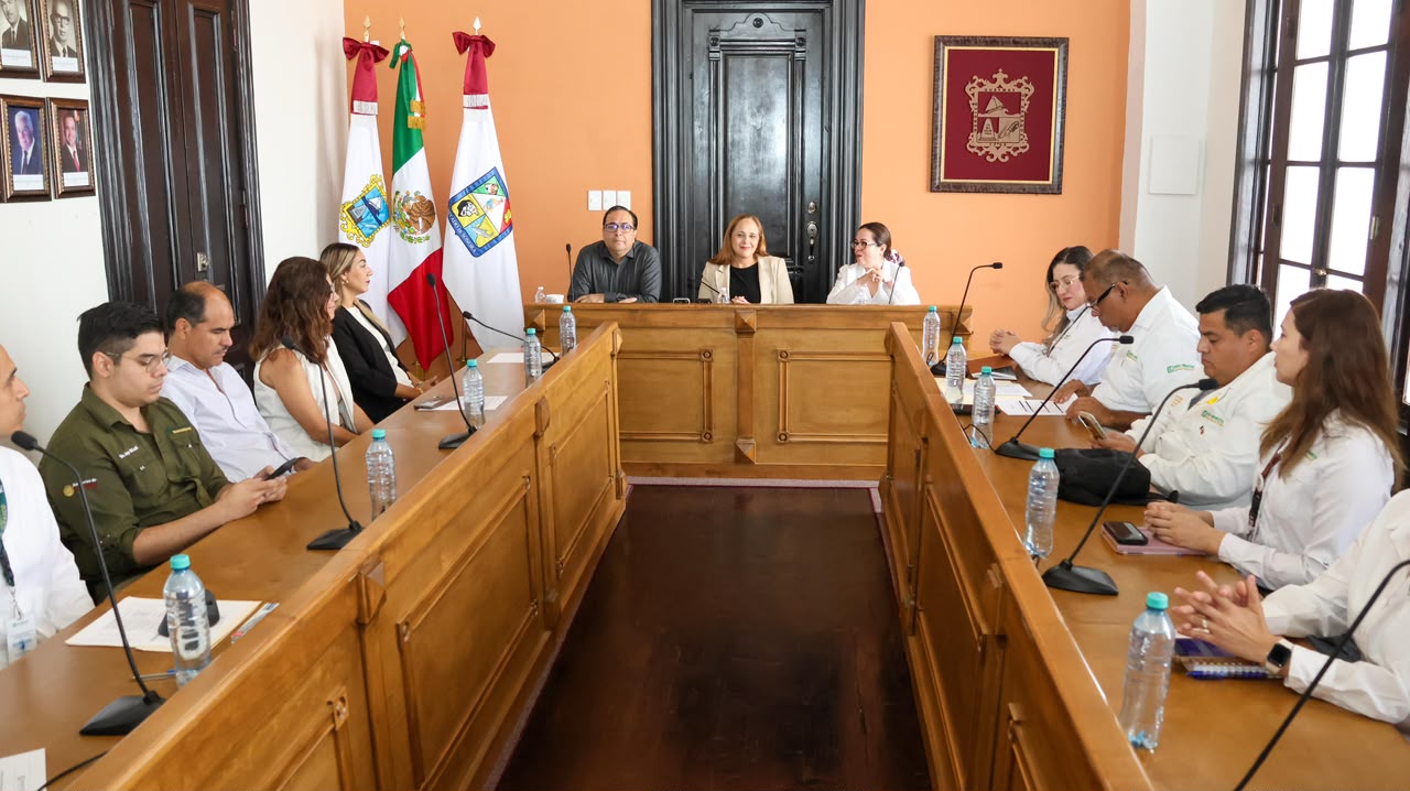 Firma Ayuntamiento de Guaymas convenio de colaboración con IMSS-Bienestar