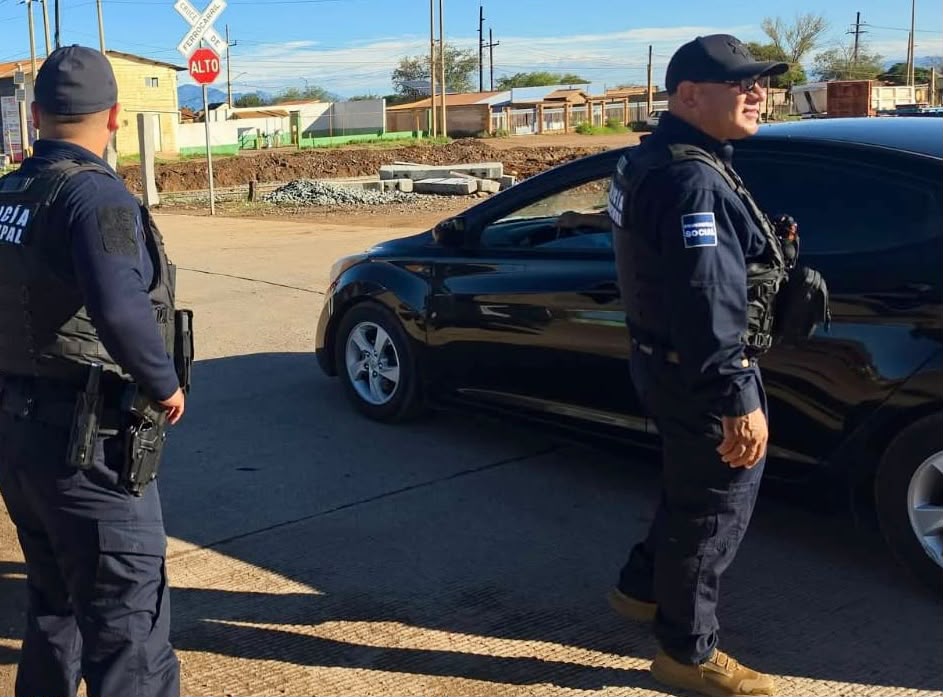 Realiza Ayuntamiento de Cananea operativo de orientación y vialidad por obra en rúa Cananea-Ímuris