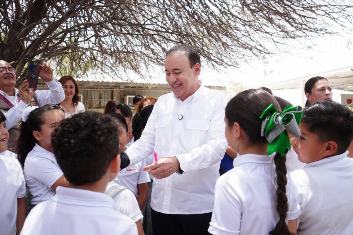 Respalda Gobernador Durazo regulación del uso de celulares en escuelas de Sonora