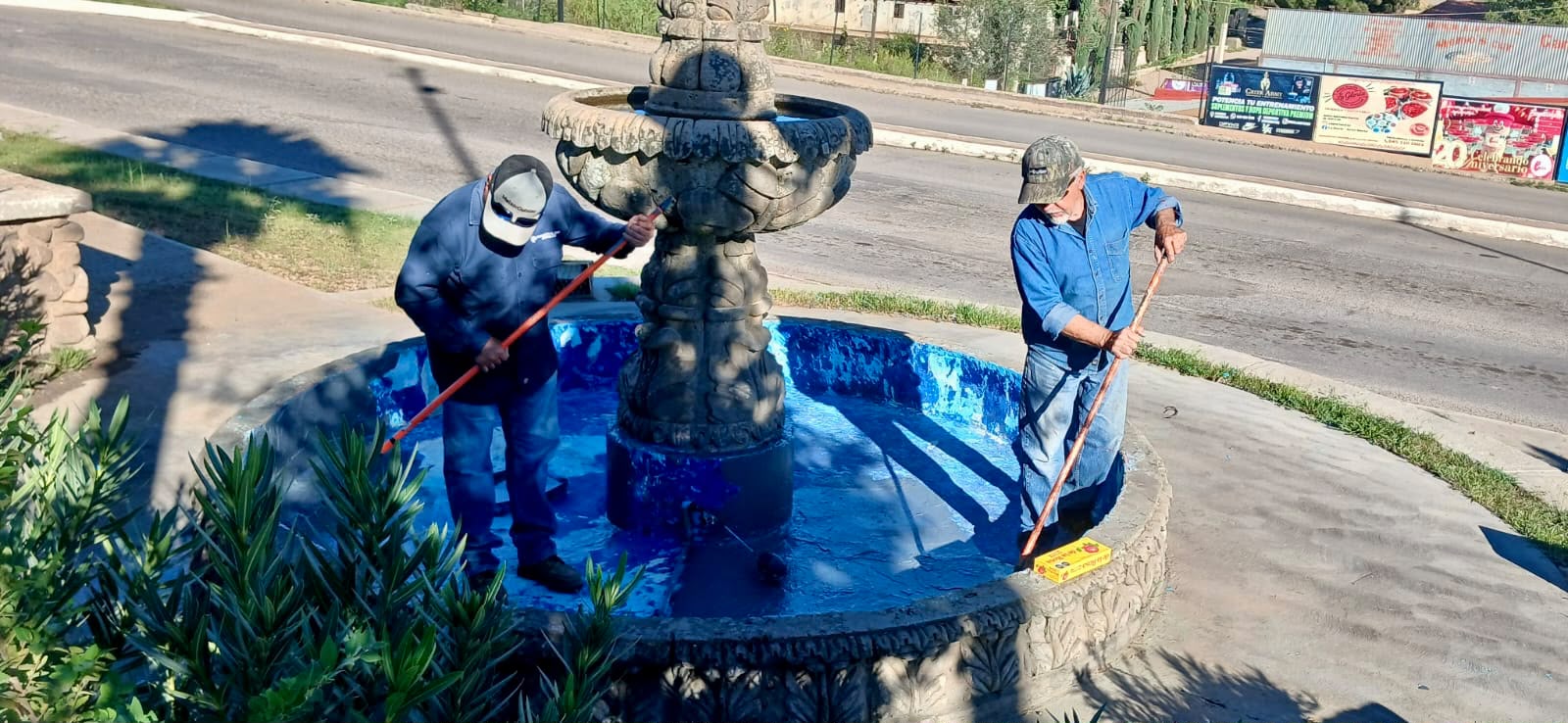 Realizan labores de mantenimiento para cuidar y embellecer espacios públicos