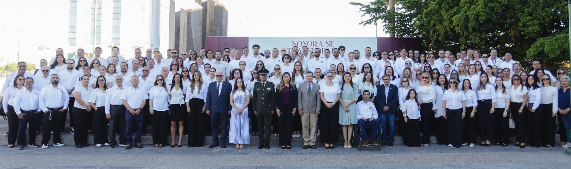 Participa Congreso de Sonora en izamiento de la bandera nacional
