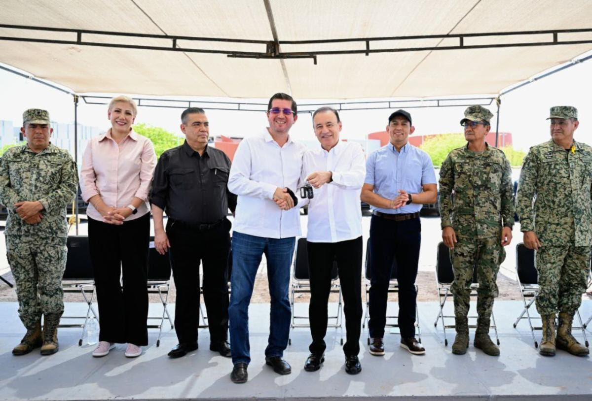 Fortalece Gobernador instituciones de seguridad; entrega 73 nuevas unidades