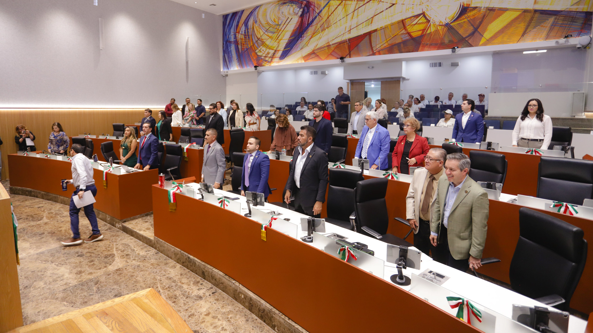 Analiza Congreso iniciativas sobre calor extremo, becas y desarrollo económico
