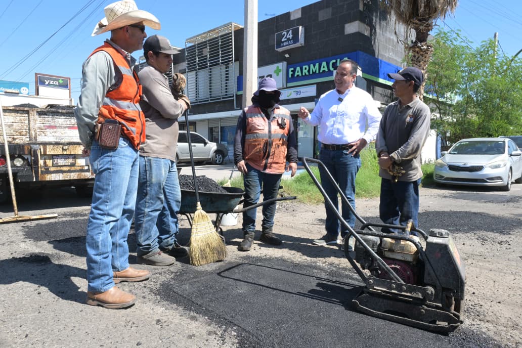 Aumenta Toño Astiazarán cuadrillas para ampliar bacheo en la ciudad