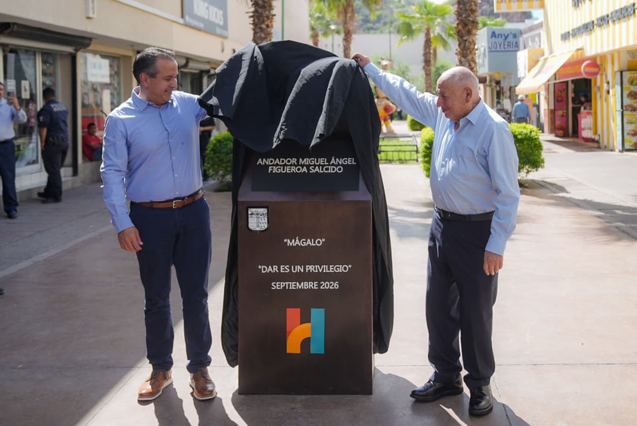 Devela Toño Astiazarán placa conmemorativa en honor a Mágalo Figueroa