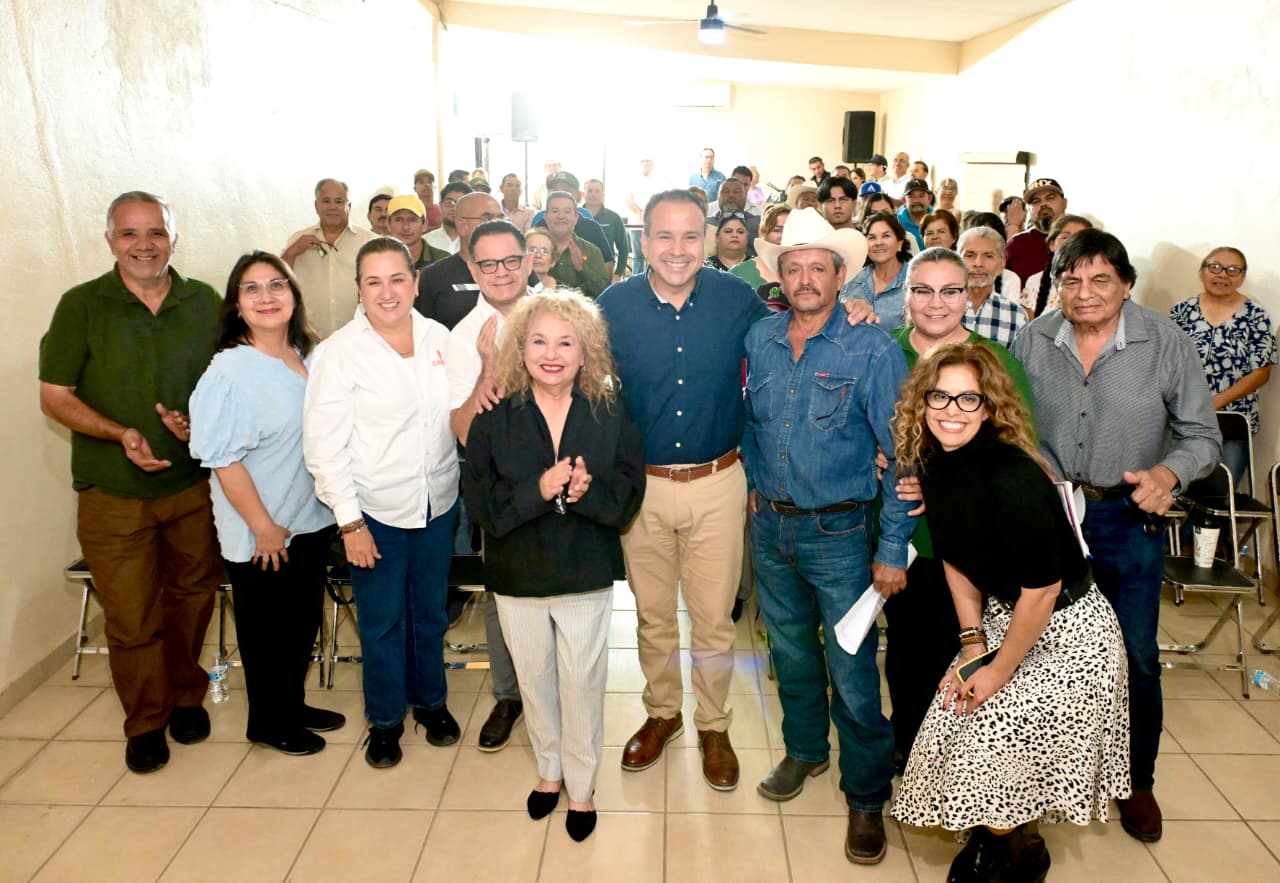 Acuerdan Alcalde y ejidatarios de La Manga suministro de agua tratada para actividades productivas
