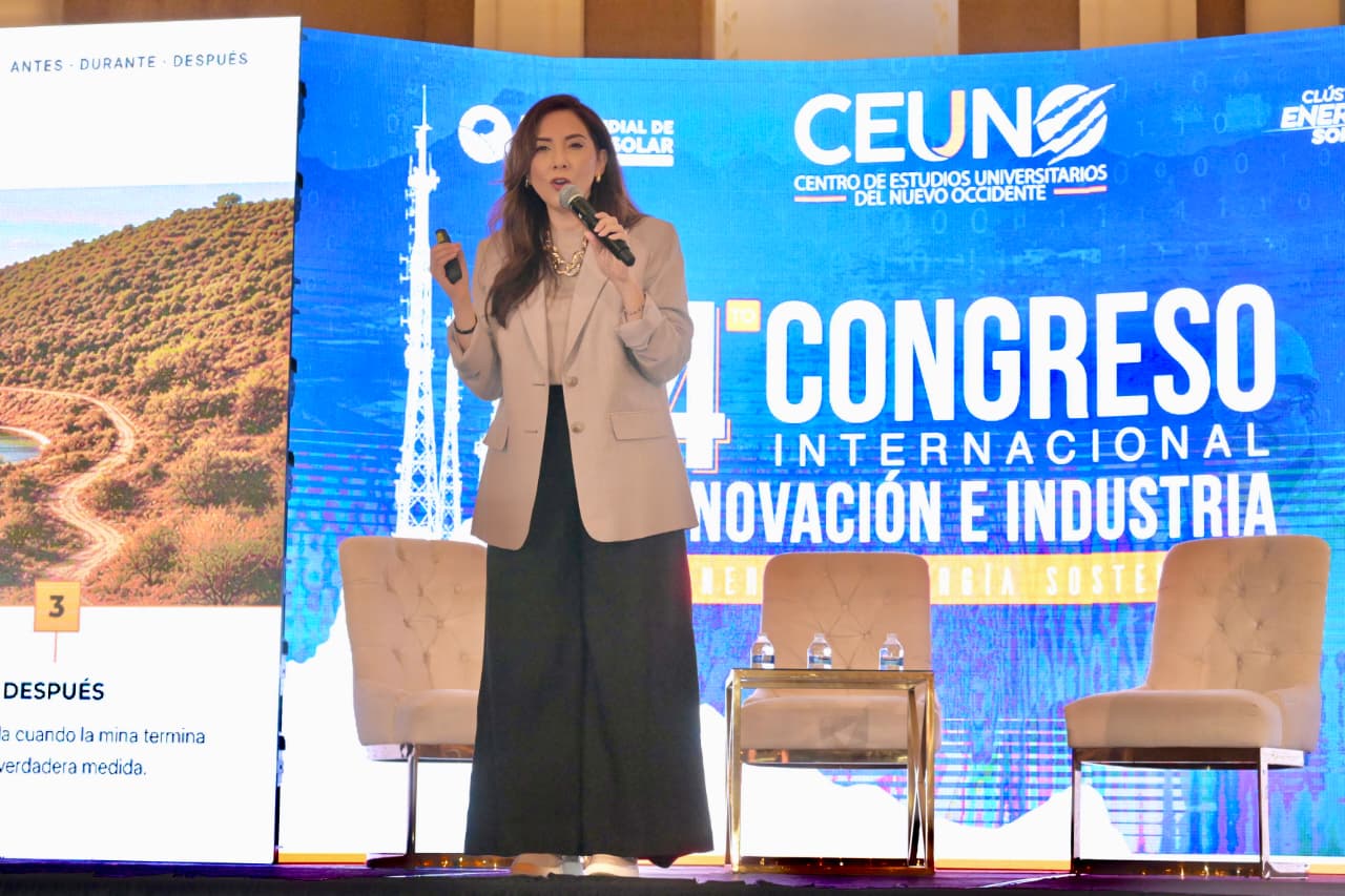 Explica Sara Canchola prácticas de sustentabilidad en minería en Foro Mundial de Energía Solar