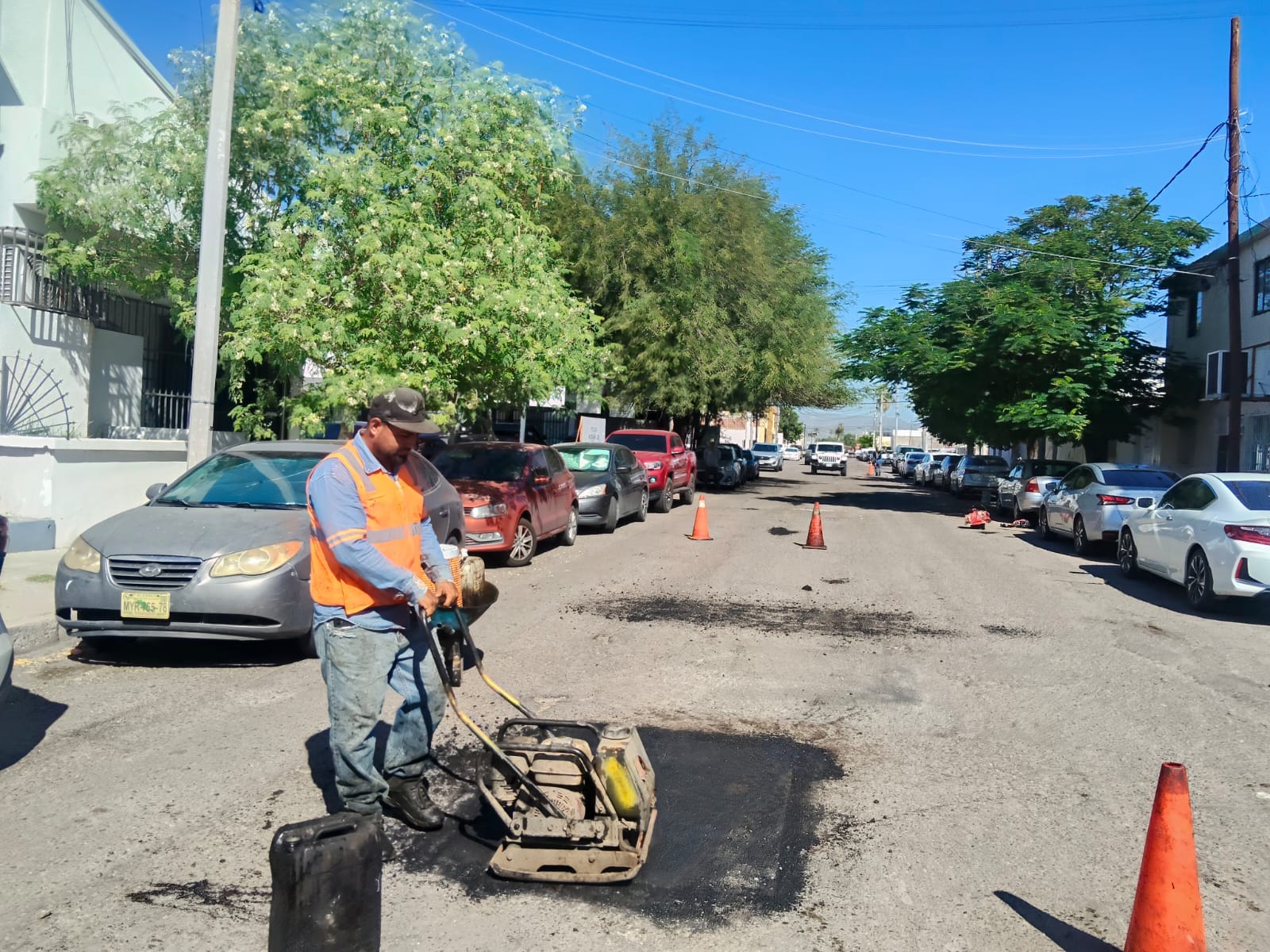 Atiende Gobierno de Hermosillo bacheo permanente en colonias de la ciudad